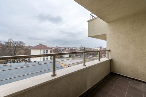 Two-bedroom apartment in the city center 9